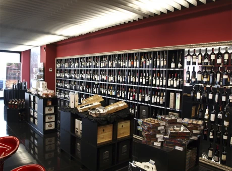 Instalacion Botelleros en Pino Expovinalia